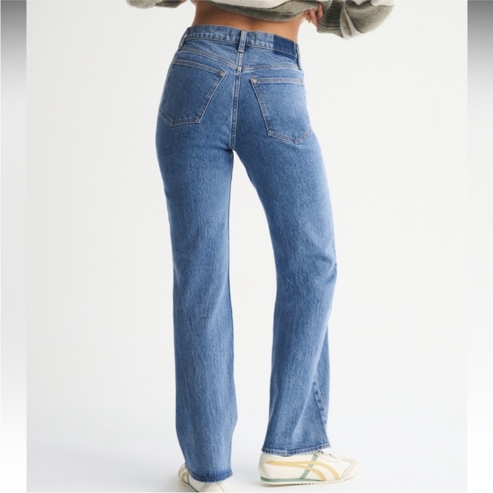 Abercrombie & Fitch High Rise 90s Relaxed Jeans Size 30 / 10 Short - Picture 2 of 8